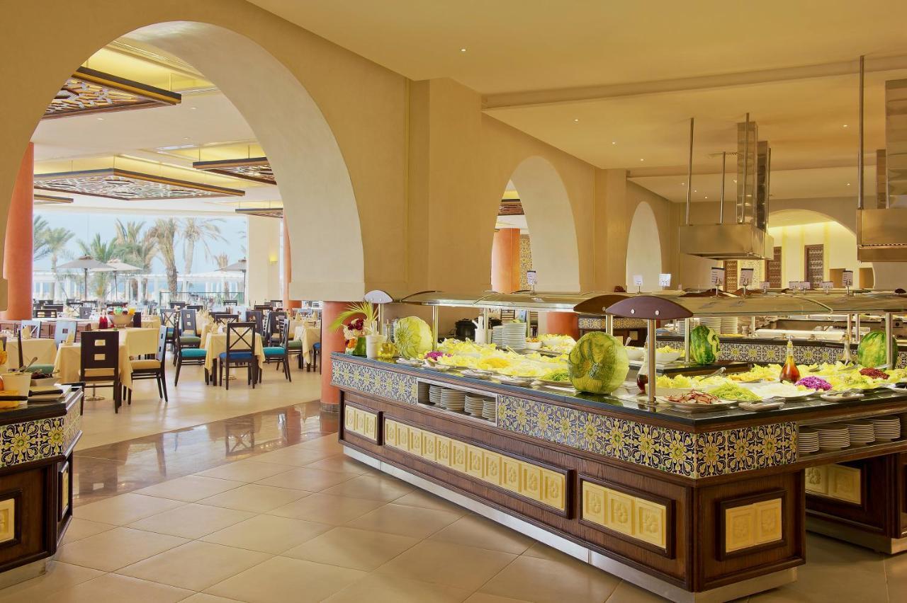 Iberostar Selection Royal El Mansour Hotel Mahdia Restaurante foto The buffet at the hotel