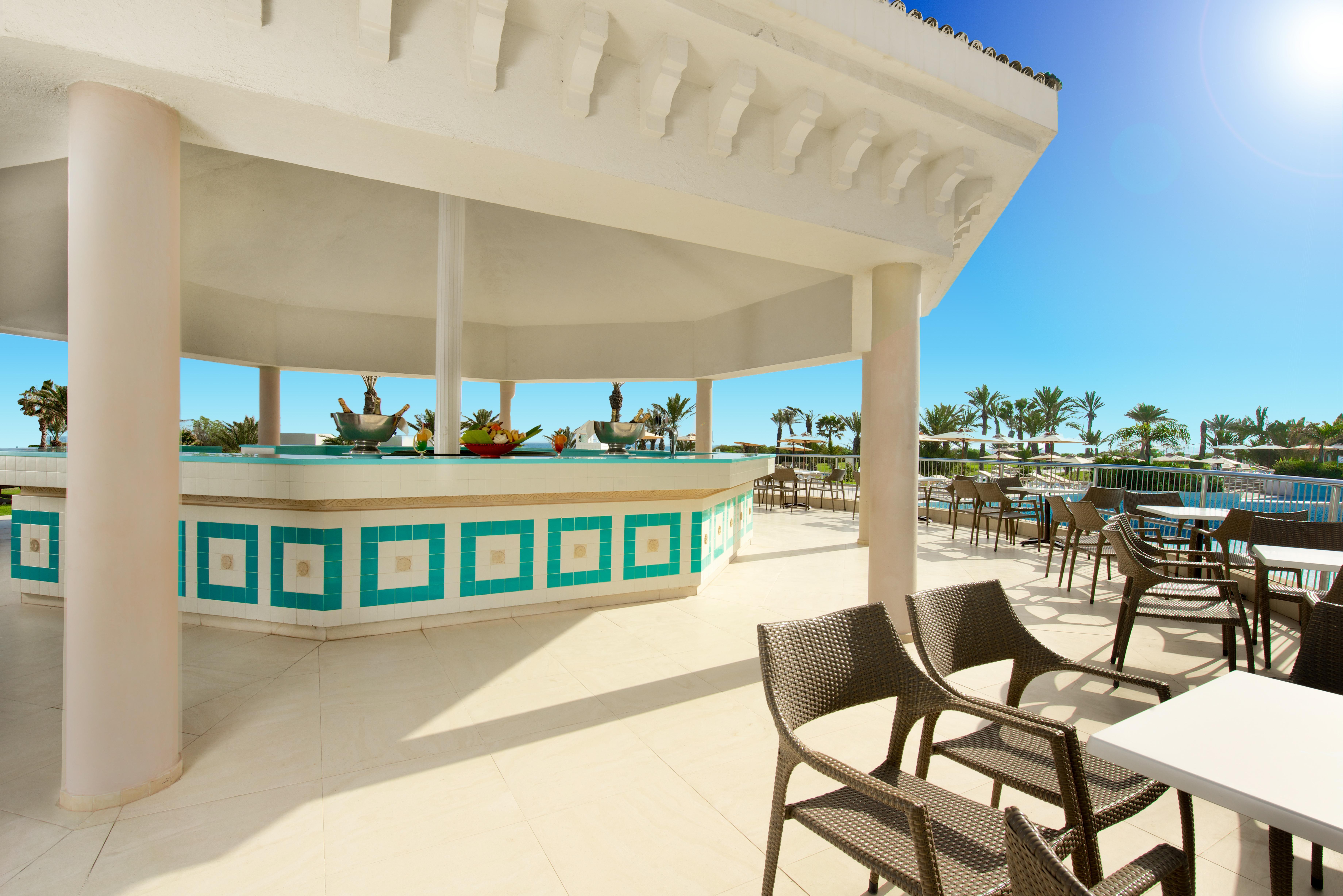 Iberostar Selection Royal El Mansour Hotel Mahdia Exterior foto Pool bar at the Iberostar Grand Hotel Bávaro
